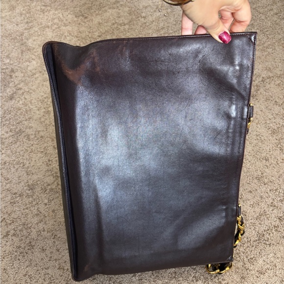 Authentic CHANEL brown CC large lambskin executive tote gold hardware - Picture 4 of 16